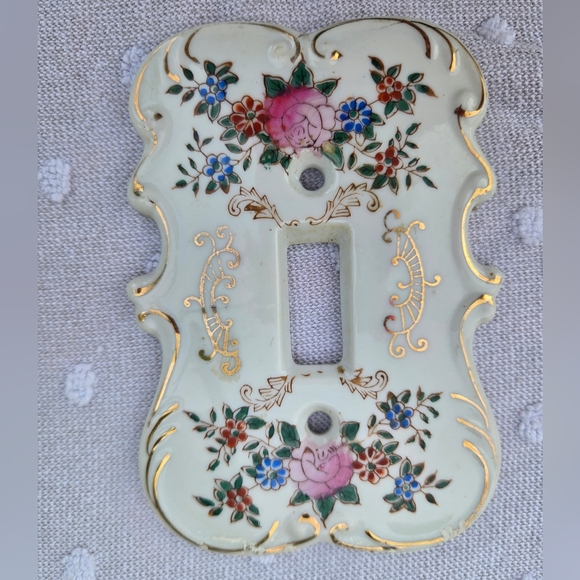 Arnart Creations Japan Other - VTG Set of 5 Arnart Japan Porcelain Floral Light Switch Covers | Gold Gilt S7310